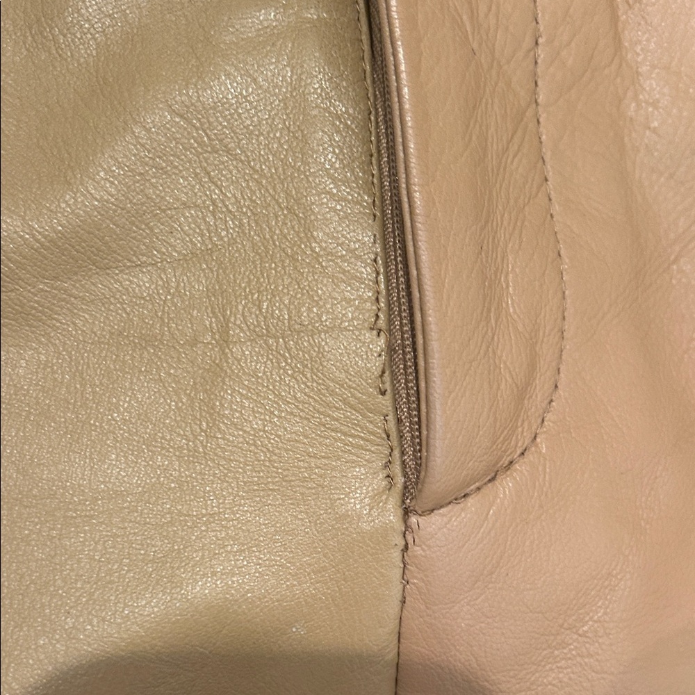 Vintage caramel leather pants,  with two shades of color - Picture 9 of 10